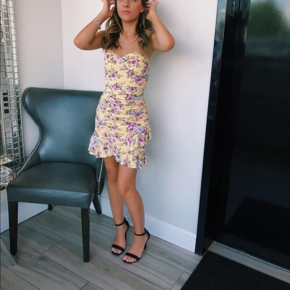 pastel yellow floral strapless dress 💛